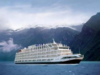 Yangtze Cruise Ships Sight 